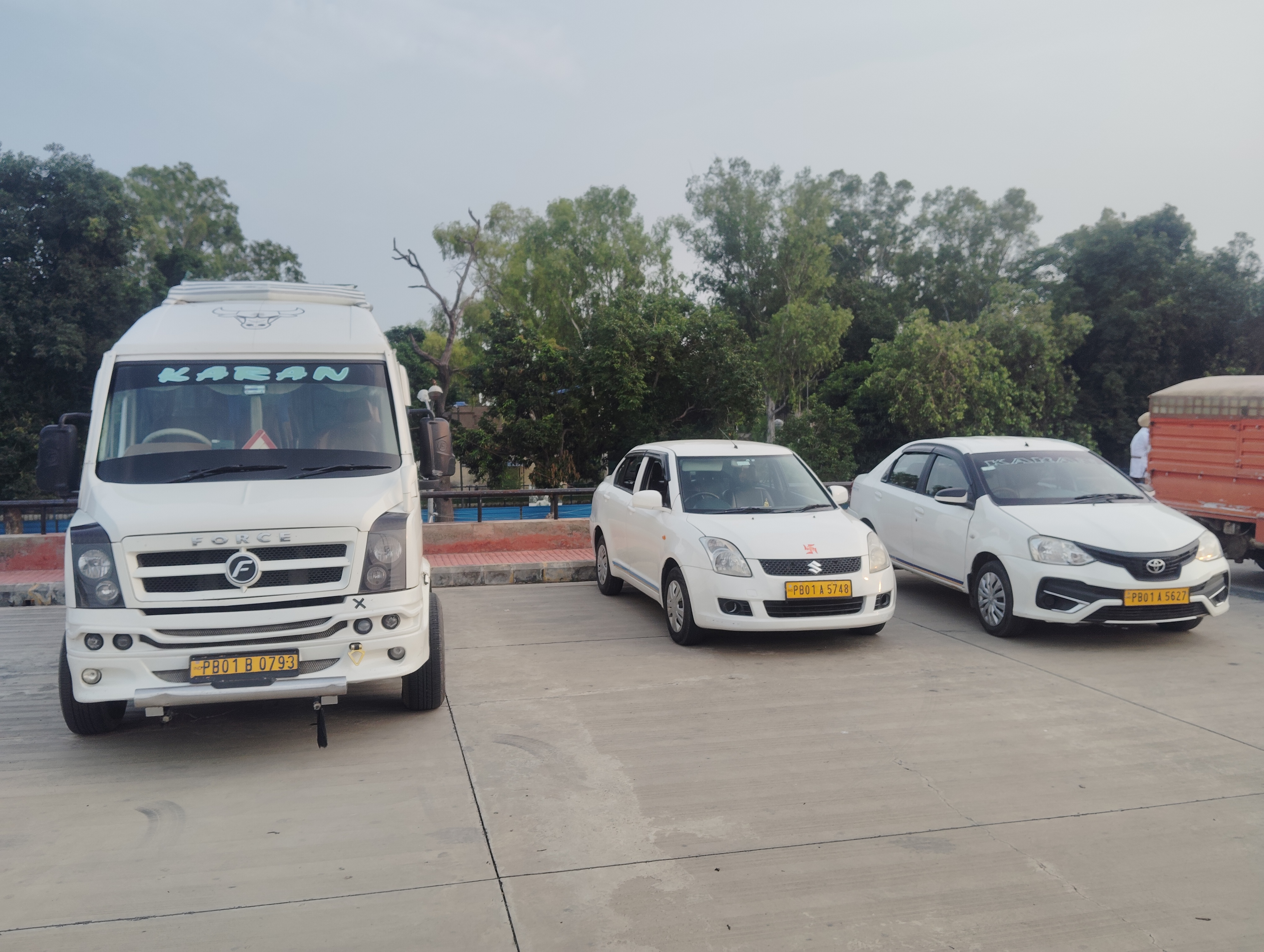 Sedan Car Hire in Amritsar for Local & Outstation Tours to Himachal and Srinagar