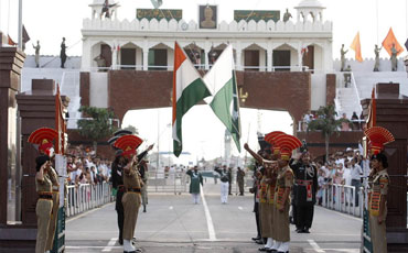 Tempo Traveller Amritsar to Wagah Border